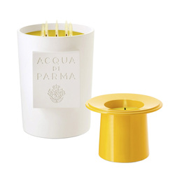 Chapeau Buongiorno Candle on white background